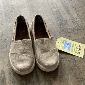 Kids Khaki Toms NWT